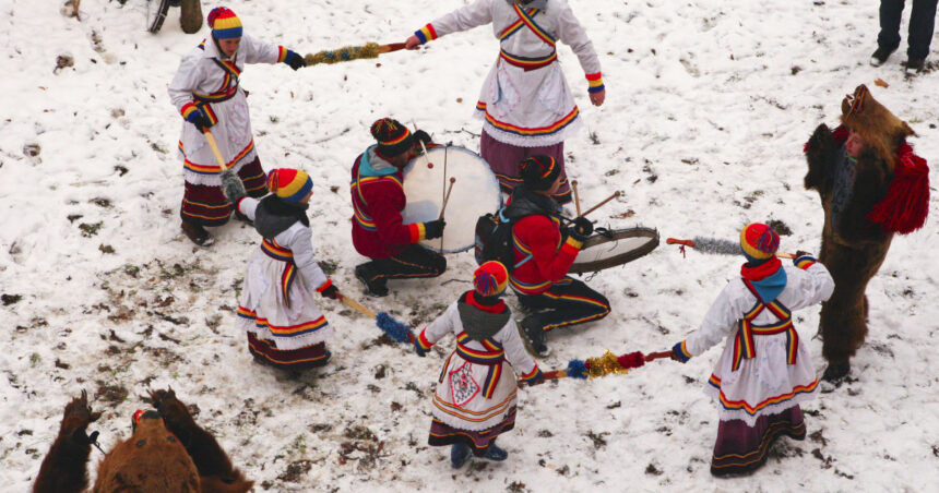 video noapte de cosmar pentru un barbat care a iesit la colindat a fost lovit cu o bata in cap pentru ca nu stia versurile 694e53698d13d