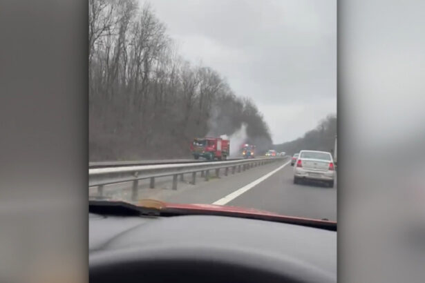 video o cisterna incarcata cu benzina a luat foc pe autostrada a1 traficul este blocat pe sensul spre bucuresti 6932d1dba362f