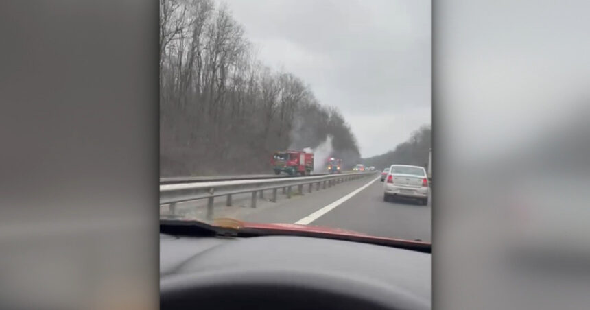 video o cisterna incarcata cu benzina a luat foc pe autostrada a1 traficul este blocat pe sensul spre bucuresti 6932d1dba362f