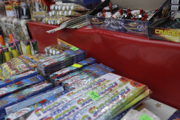 video politia capitalei a confiscat cinci tone de petarde intr un singur dosar perchezitii in bucuresti si calarasi 694a6cf0c0180