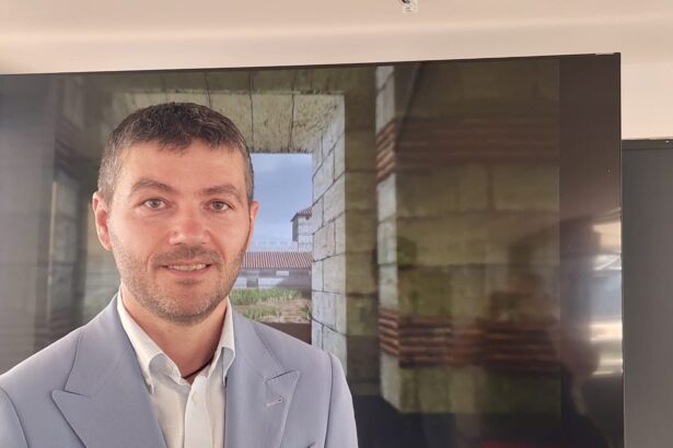 video primarul orasului ovidiu este de acord ca administratia trebuie resetata am vazut primar de comuna cu sofer la ce ii trebuie sofer e presedintele romaniei 6939e4a35bb64