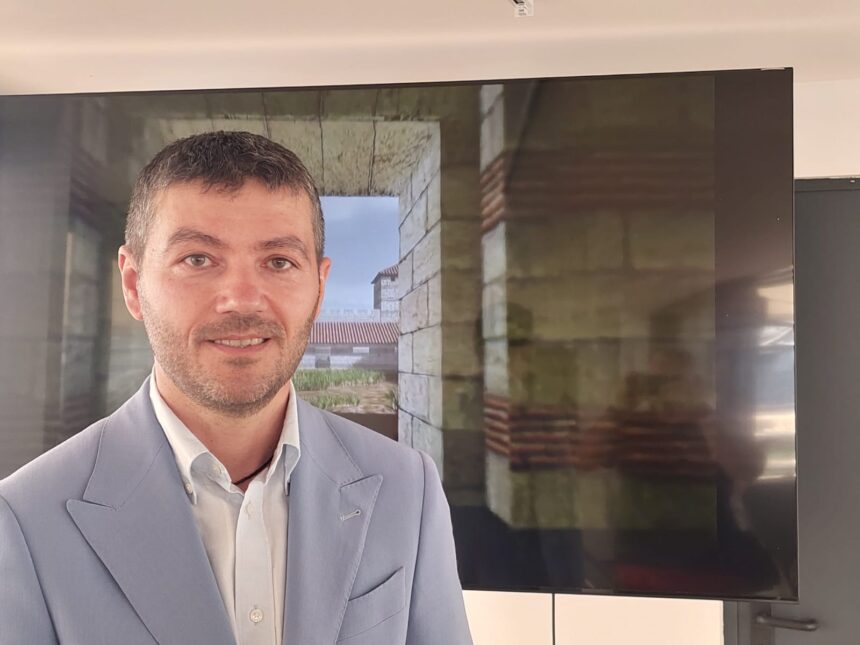 video primarul orasului ovidiu este de acord ca administratia trebuie resetata am vazut primar de comuna cu sofer la ce ii trebuie sofer e presedintele romaniei 6939e4a35bb64