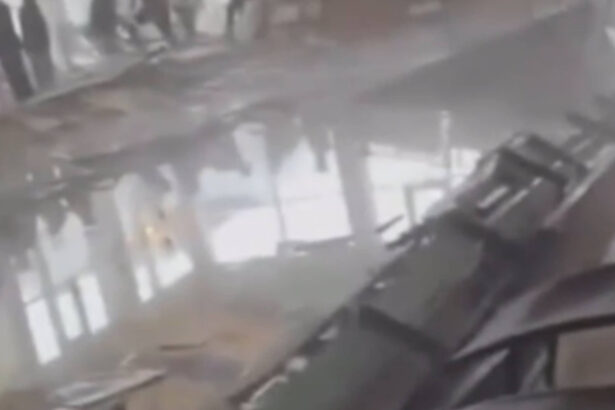 video primele imagini cu tavanul prabusit de la piscina interioara a hotelului din sibiu 694ac4dae43b6