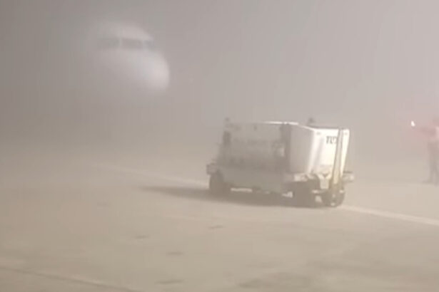 video probleme majore pe mai multe aeroporturi din moldova din cauza cetii pasageri adusi cu autocarul de la timisoara la suceava 6946c2794a9de