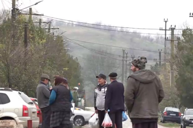 video scandal intr o comuna unde au fost organizate alegeri de trei ori in 2 ani oamenii sunt revoltati si refuza sa mai mearga la vot 69423a2f5bd65