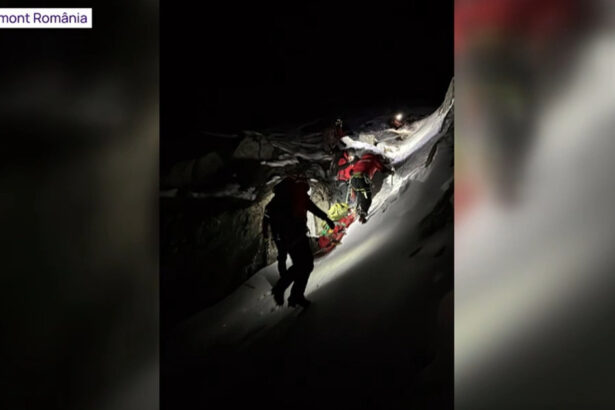 video turist ranit grav salvat dupa ce a cazut in muntii fagaras salvamontistii au intervenit pentru a salva 12 oameni in 24 de ore 693e6caf8643d
