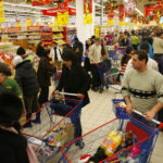 video un craciun cu austeritate preturile mari povara grea pentru romani in prag de sarbatori cat costa masa festiva 69439d5ae859e