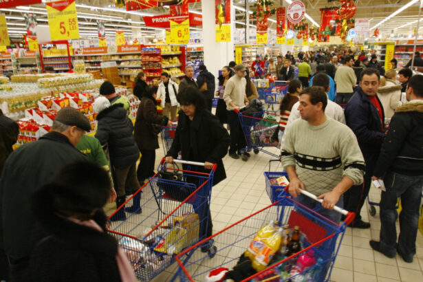 video un craciun cu austeritate preturile mari povara grea pentru romani in prag de sarbatori cat costa masa festiva 69439d5ae859e