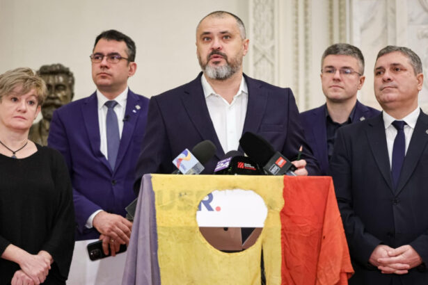 video usr propune interzicerea organizatiilor si simbolurilor comuniste pedepse cu inchisoarea pentru propaganda comunista 69493d79866f9