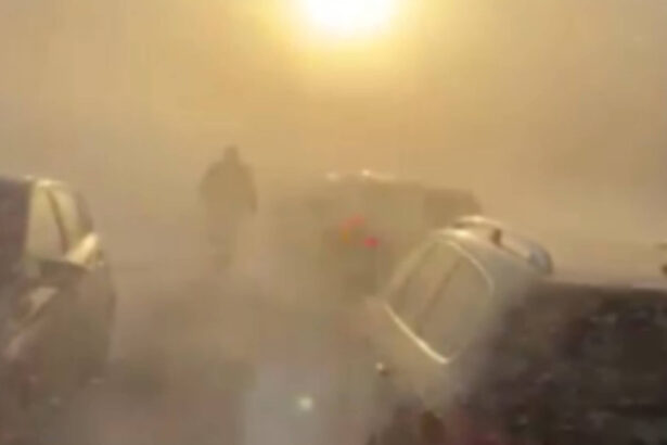 video viscol puternic la ranca autoritatile nu mai permit urcarea in statiune iar masinile sunt insotite de drumari la coborare 69515c5638301