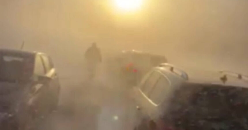 video viscol puternic la ranca autoritatile nu mai permit urcarea in statiune iar masinile sunt insotite de drumari la coborare 69515c5638301