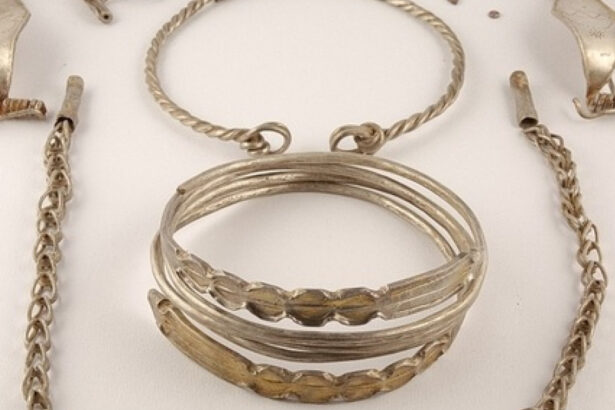 bunurile din patrimoniul romaniei vor putea fi scoase din tara doar temporar cine si in ce conditii le poate folosi 697cb75fd59a4