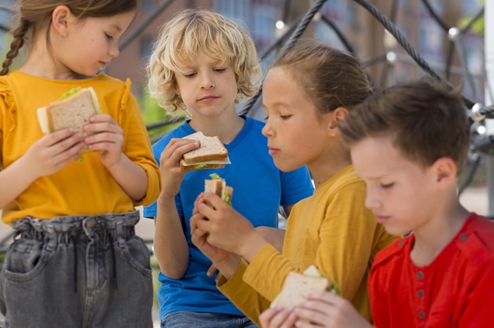 cati bani aloca primaria constanta pentru programul intitulat masa sanatoasa pana la finalul anului scolar elevii din inca 4 scoli si licee inclusi in proiect 697598fc2807d