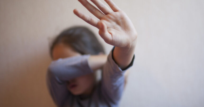 cum ajung copiii si adolescentii la acte de violenta extrema organizatia salvati copiii explica factorii declansatori 69726373a6022