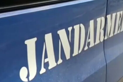 doi soferi care se amenintau reciproc cu un pistol si un cutit la un semafor din bucuresti imobilizati de jandarmi 69666643efff7