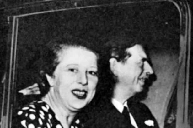 dragoste si intrigi in vremuri de pace si razboi carol al ii lea si elena lupescu 697b7940a99b3