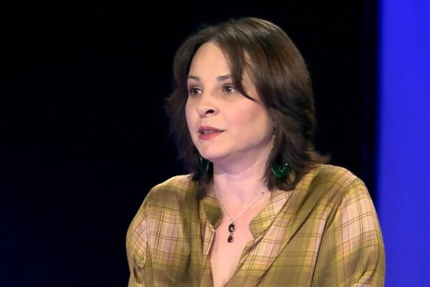 exclusiv gimnastica in comunism campioana corina ungureanu stateai drept erai soldatel nu spuneai mare lucru acasa aveai un singur vis 697e16f66d583