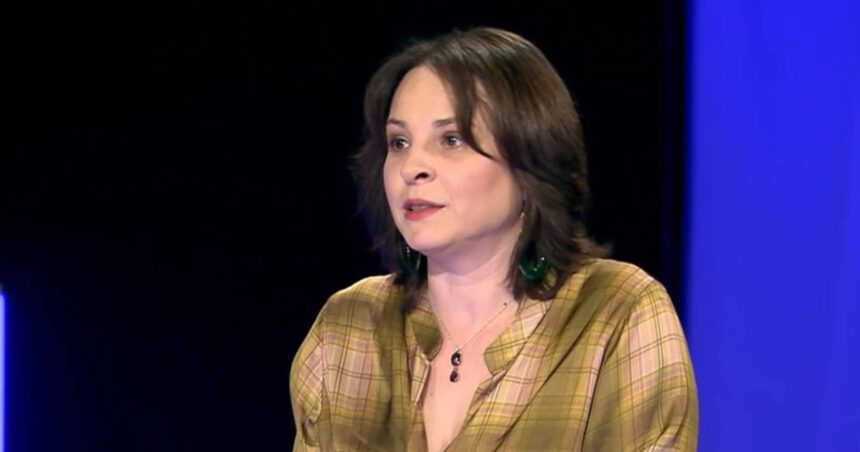 exclusiv gimnastica in comunism campioana corina ungureanu stateai drept erai soldatel nu spuneai mare lucru acasa aveai un singur vis 697e16f66d583