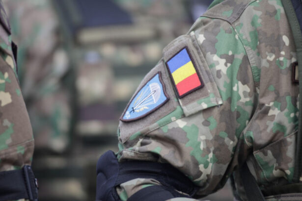 exclusiv manole il contrazice pe miruta nu vad cum ar putea sa creasca varsta de pensionare a militarilor ar supara comisia europeana 696d4b27a3040