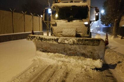 foto constanta sub cod galben de vreme severa echipele de interventie permanent pe teren iata ce recomandari face primaria constanta 6963404202d01