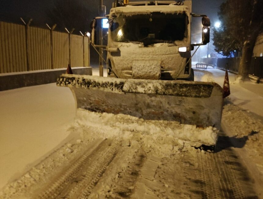 foto constanta sub cod galben de vreme severa echipele de interventie permanent pe teren iata ce recomandari face primaria constanta 6963404202d01