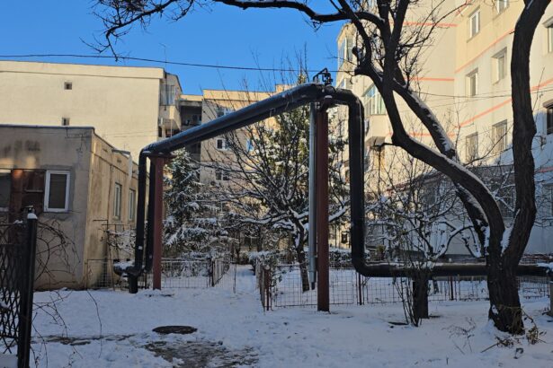 foto video un constantean din zona trocadero reclama o avarie la reteaua de termoficare nerezolvata de 3 luni ne puneti in pericol blocul apartamentele aflate in proprietate personala chiar si vie 69653a50457fc