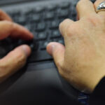 franta un roman a fost condamnat la paris la 4 ani de inchisoare cu executare pentru atacuri informatice care este prejudiciul 6973aa90262c9