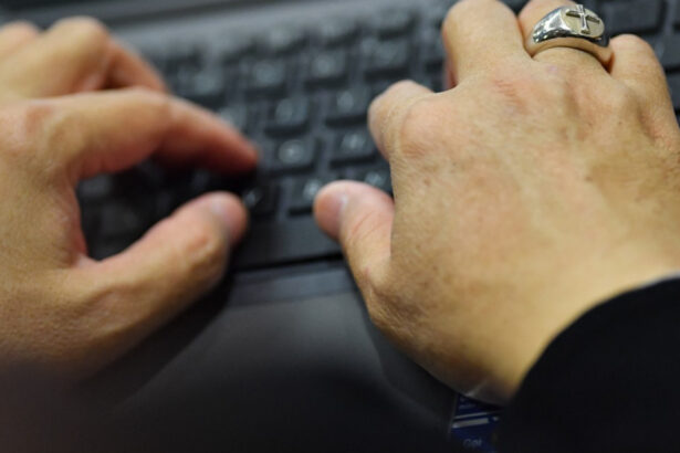 franta un roman a fost condamnat la paris la 4 ani de inchisoare cu executare pentru atacuri informatice care este prejudiciul 6973aa90262c9