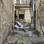 galerie fotovideo degradare in centrul orasului cladiri devenite focare de infectie si adapost vremelnic pentru oamenii strazii 69734bb19857b