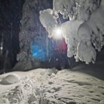 interventie dificila a salvamontistilor din maramures prin zapada care ajunge la 2 metri doi ucraineni au ramas blocati pe munte 697bb6ba5a1a1