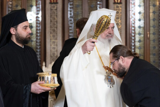 mesajul patriarhului daniel in ajunul bobotezei ce spune conducatorul bor despre rolul aghesmei mari 695bc1e30f79f