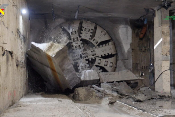 metrorex a anuntat ca scutul de forare sfanta maria a ajuns la gara baneasa tunelul realizat pana acum a trecut de 2km 696fb2590a526