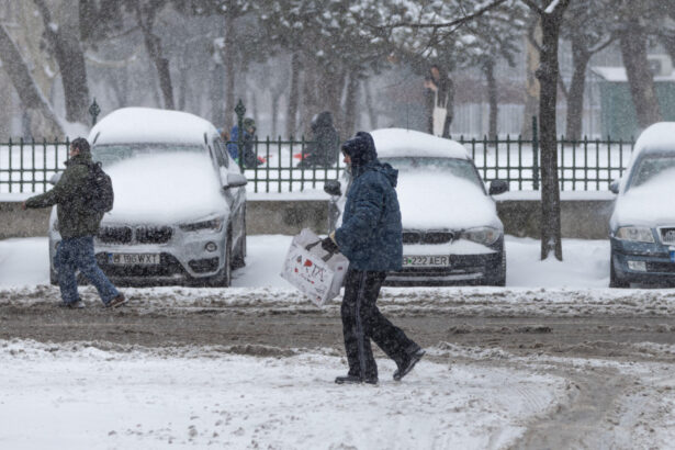 ministerul de interne a convocat comandamentul de iarna autoritatile actioneaza pentru deszapezire si remedierea avariilor 695ba20671efa