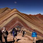 muntele vinicunca din peru este o minunatie a naturii in culorile curcubeului 695bf1263a27c