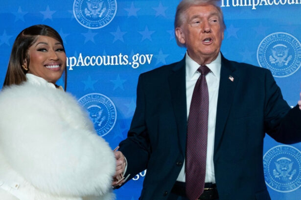 nicki minaj a obtinut trump gold card si asteapta cetatenia conform dorintei minunatului amabilului si fermecatorului meu presedinte 697b1152bcc76