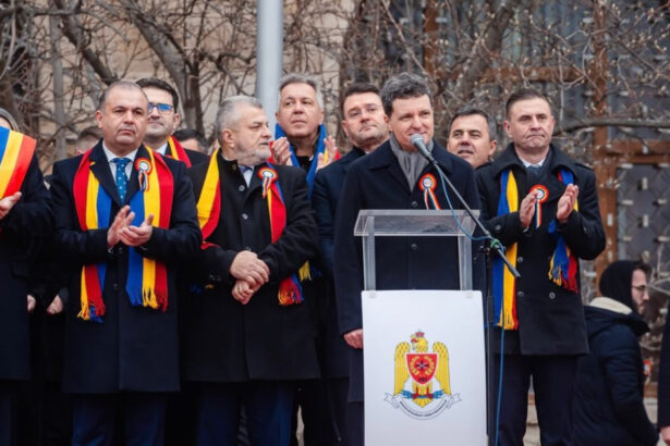 nicusor dan respectul fata de istorie trebuie sa ramana un reper imnul national este un simbol al romaniei si nu trebuie huiduit 6975423031054