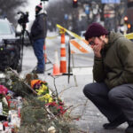 nu m au lasat sa trec era in stare critica medic blocat de agentii ice sa acorde primul ajutor barbatului impuscat in minneapolis 69764d651dccd