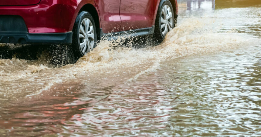 pericol de inundatii hidrologii au emis cod galben de viituri pe rauri din sase judete 695d019612374