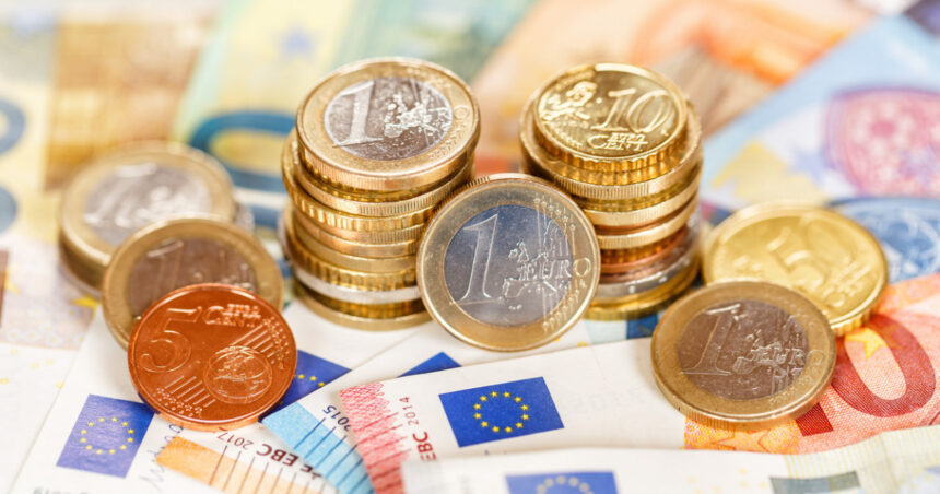 polonia amana adoptarea euro ministrul finantelor economia creste mai rapid decat media ue 6975fcad7ef22