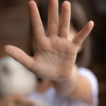 premiera in romania ordin de protectie impotriva unei mame care timp de 6 ani si a tinut copilul departe de tatal sau 696a53bd8b3fd