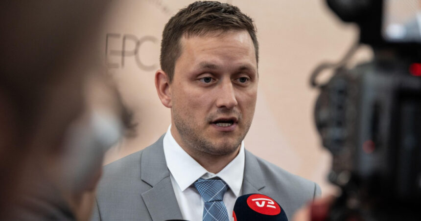 premierul groenlandei nimeni nu are dreptul sa incheie acorduri privind insula si regatul danemarcii 6972834c8e2cd