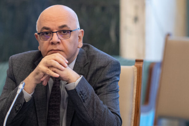 raed arafat despre limitarea accesului copiilor la retelele sociale nu ar fi momentul potrivit ca si romania sa faca un pas curajos 697dc5de9f891