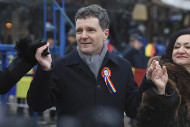 reactia lui nicusor dan dupa huiduielile de la iasi nu traim vremuri usoare dar sunt momente in care trebuie sa ne bucuram 6974f85c89c59