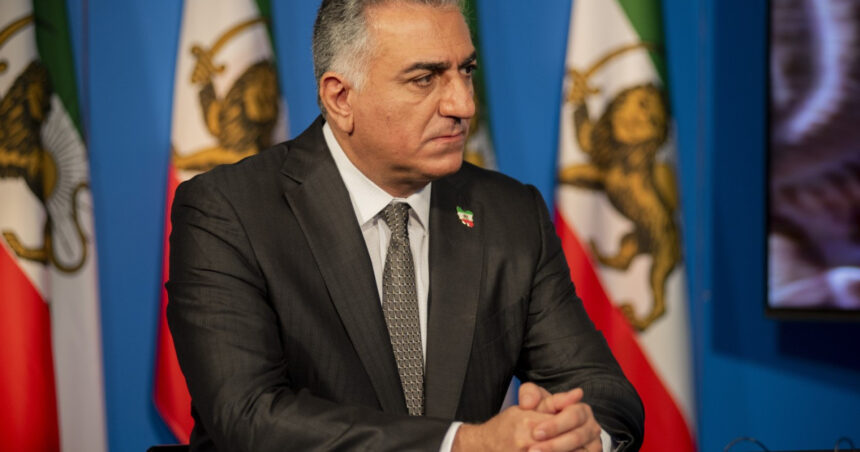 reza pahlavi fiul fostului sah promite ca se va intoarce in iran din exilul in sua poporul m a chemat sa conduc 696de5d7a50c3