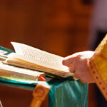 sarbatoare cu cruce rosie pe 18 ianuarie cum explica preotul semnificatia si practicile zilei sunt semne ale unei credinte profunde 696c782e7eddf