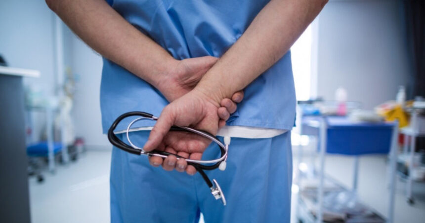 scandalul garzilor de la constanta reactia sanitas sunt platite la nivelul anului 2018 si turele depasesc si 32 de ore 695acf1f00da5