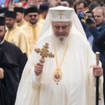 slujba de boboteaza la catedrala patriarhala din bucuresti tinuta de pf daniel se vor distribui 10 000 de litri de agheasma mare 695ca9ec644d6