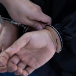 tanar arestat dupa ce a provocat un incendiu intr o biserica din brasov si a agresat o femeie care vindea lumanari 6974ea5527568