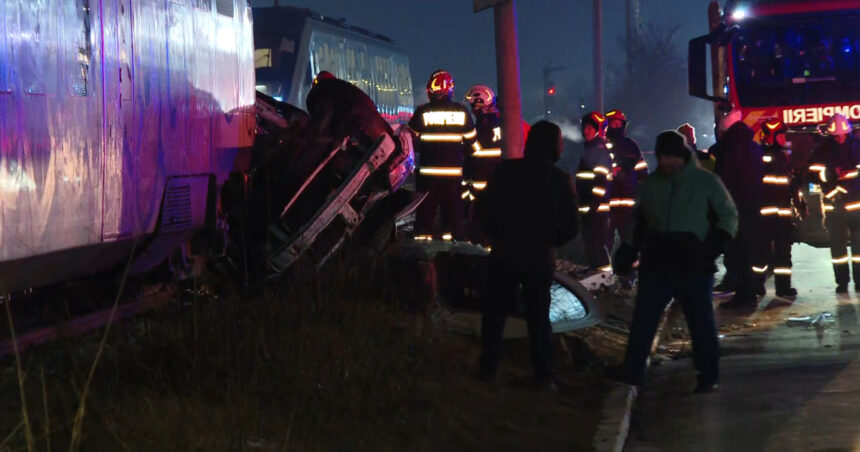 video accident grav in chiajna masina lovita de tren un barbat scos inconstient din autoturism 696ff8d81138e