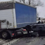 video accident grav in judetul suceava au fost implicate un autoturism un microbuz si un tir 6965693235830